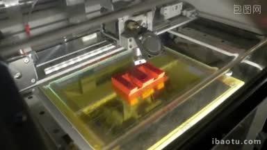 D打印机在计算机控制的<strong>机器</strong>打印字母e使用的技术，铺设连续的层
